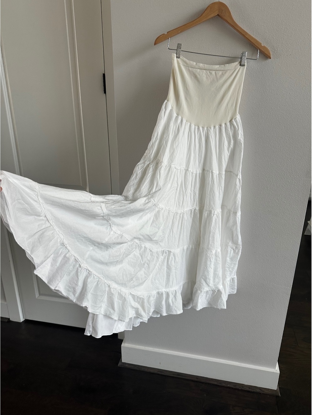 motherhood maxi skirt white tiered size medium